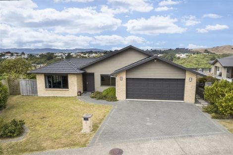 Photo of property in 8 Aoraki Rise, Aotea, Porirua, 5024