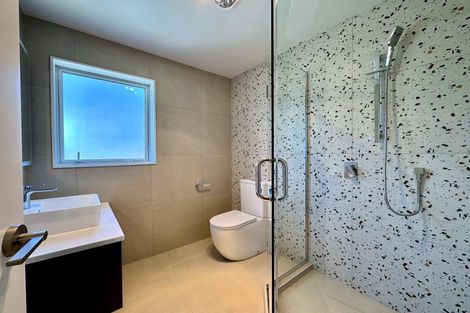 Photo of property in 118 Pigeon Mountain Road, Half Moon Bay, Auckland, 2012