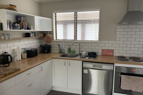 Photo of property in 3/76 Luanda Drive, Ranui, Auckland, 0612