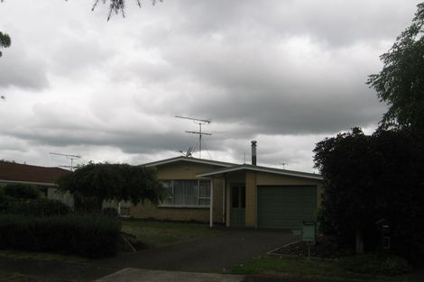 Photo of property in 7 Lionel Sharp Place, Pukekohe, 2120