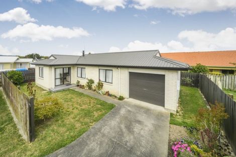 Photo of property in 28 Chatsworth Place, Highbury, Palmerston North, 4412