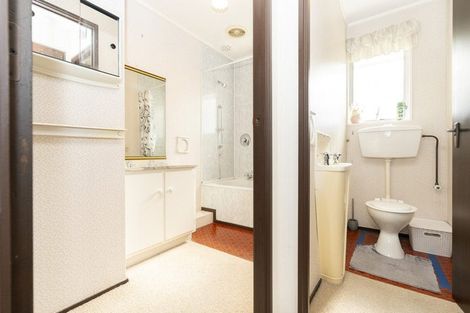 Photo of property in 15b Sandalwood Drive, Dinsdale, Hamilton, 3204