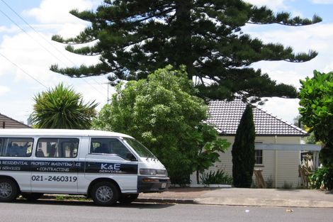 Photo of property in 451 Point Chevalier Road, Point Chevalier, Auckland, 1022