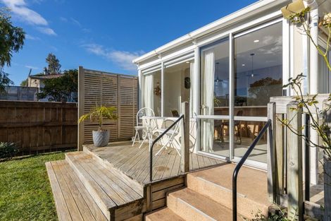 Photo of property in 46 Doralto Road, Frankleigh Park, New Plymouth, 4310