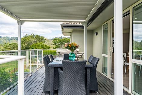Photo of property in 100 Estuary View, Whangamata, 3620