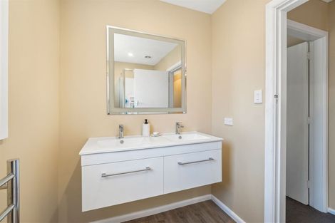 Photo of property in 37 Digby Place, Bromley, Christchurch, 8062