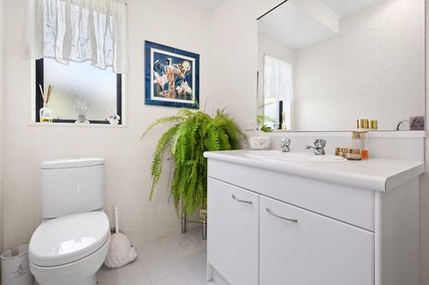 Photo of property in 8 Mt Blanc Place, Northpark, Auckland, 2013