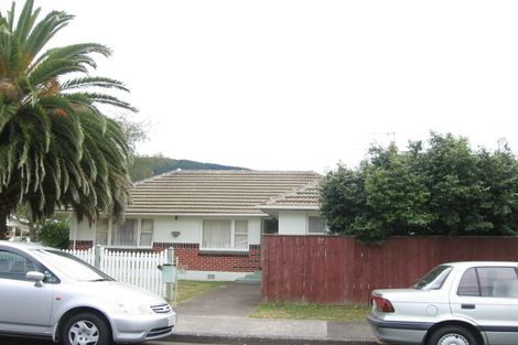Photo of property in 1 Ruru Crescent, Heretaunga, Upper Hutt, 5018