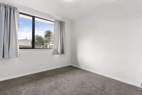 Photo of property in 2 Johnston Road, Mount Wellington, Auckland, 1060