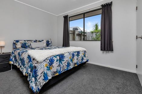 Photo of property in 13 Bermuda Place, One Tree Point, 0118