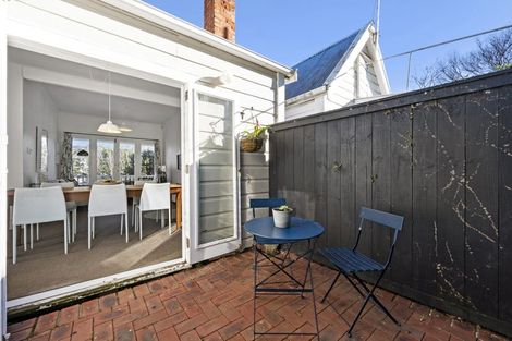 Photo of property in 23 Princess Terrace, Newtown, Wellington, 6021