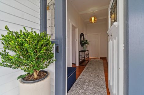 Photo of property in 38 Aramoana Avenue, Devonport, Auckland, 0624