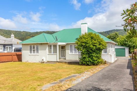 Photo of property in 16 Peel Place, Wainuiomata, Lower Hutt, 5014