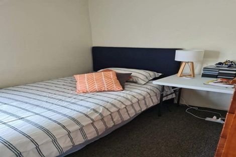 Photo of property in 4/23 Luckens Road, West Harbour, Auckland, 0618