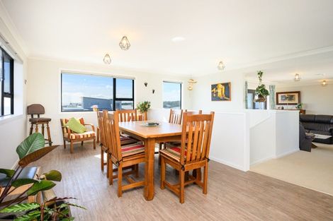 Photo of property in 17 Marine Parade South, Foxton Beach, Foxton, 4815