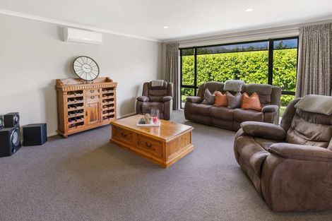 Photo of property in 7 Levi Place, Kelvin Grove, Palmerston North, 4414