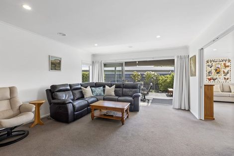 Photo of property in 30 Sumner Terrace, Aotea, Porirua, 5024