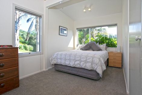 Photo of property in 120 Onemana Drive, Onemana, Whangamata, 3691