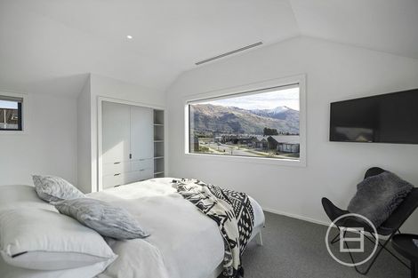 Photo of property in 21 Marjon Drive, Wanaka, 9305