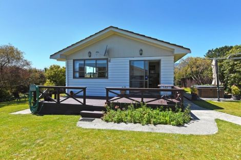 Photo of property in 32 Seymour Grove, Kingsley Heights, Upper Hutt, 5018