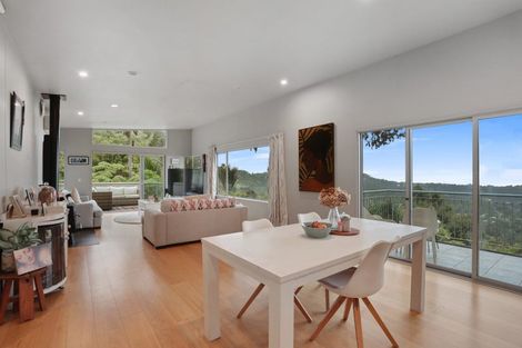 Photo of property in 276 Shaw Road, Titirangi, Auckland, 0604