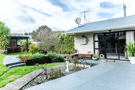 Photo of property in 8a Primrose Street, Raglan, 3225