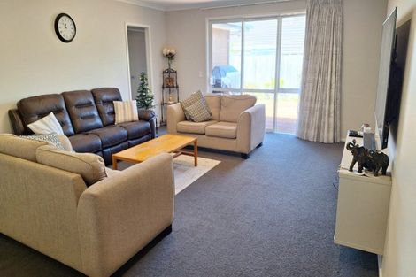 Photo of property in 18 Poulson Grove, Trentham, Upper Hutt, 5018
