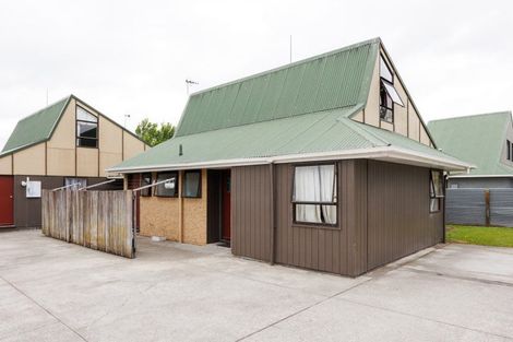 Photo of property in 2/494 Ferguson Street, Palmerston North, 4410