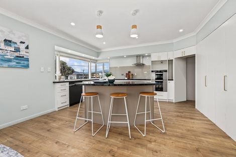 Photo of property in 6 Mahana Road, Paraparaumu Beach, Paraparaumu, 5032