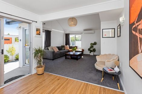 Photo of property in 2/249 Taradale Road, Pirimai, Napier, 4112