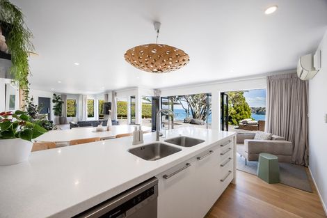 Photo of property in 5a Clifton Road, Browns Bay, Auckland, 0630