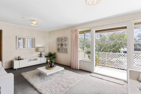 Photo of property in 7 Lyford Crescent, Sunnynook, Auckland, 0620