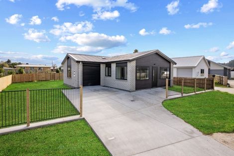 Photo of property in 14 Guy King Place, Huntly, 3700