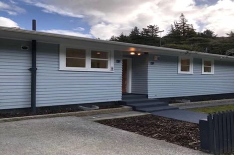 Photo of property in 9 Gribble Grove, Stokes Valley, Lower Hutt, 5019