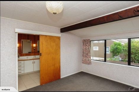 Photo of property in 21 Tauroa Road, Havelock North, 4130