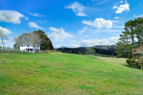 Photo of property in 90 Mcentee Road, Waitakere, Auckland, 0816