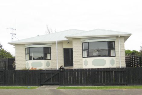 Photo of property in 7 Douglas Street, Levin, 5510