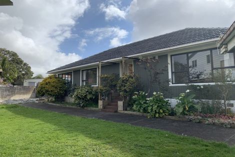 Photo of property in 9 Ward Crescent, Te Atatu Peninsula, Auckland, 0610