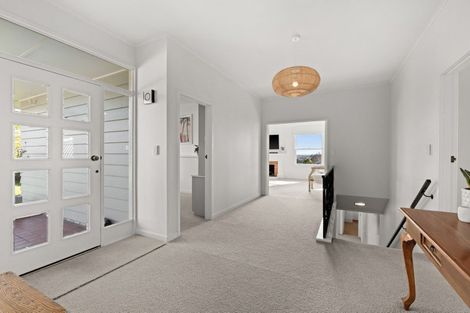 Photo of property in 21 Busby Hill, Havelock North, 4130