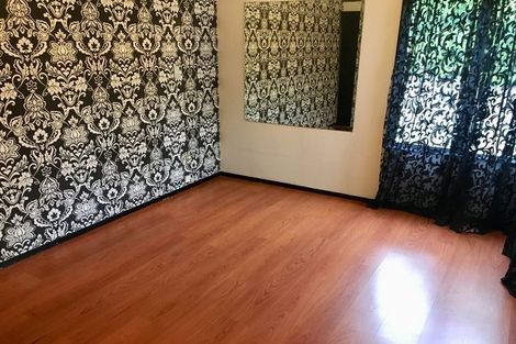 Photo of property in 2/44 Darren Crescent, Half Moon Bay, Auckland, 2012