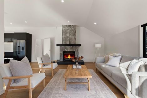 Photo of property in 8 Elizabeth Place, Kelvin Heights, Queenstown, 9300