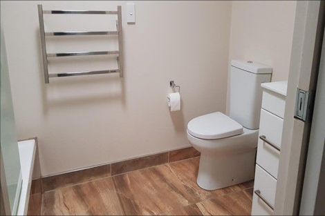 Photo of property in 22 Raphael Place, West Harbour, Auckland, 0618