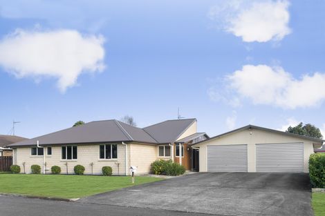Photo of property in 2 Coronation Avenue, Pukekohe, 2120