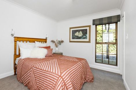 Photo of property in 25 Enfield Road, Hospital Hill, Napier, 4110