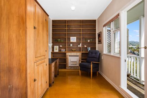 Photo of property in 97 Northland Road, Northland, Wellington, 6012