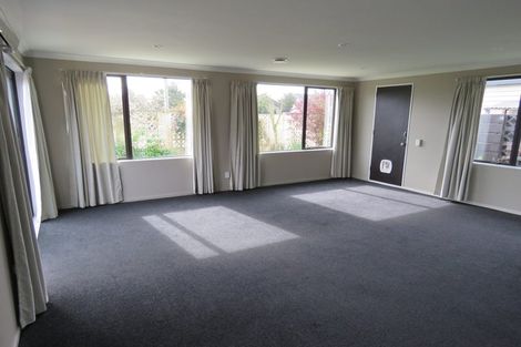 Photo of property in 28 Dinton Street, Russley, Christchurch, 8042