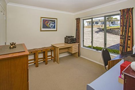 Photo of property in 60 Somerville Road, Shelly Park, Auckland, 2014