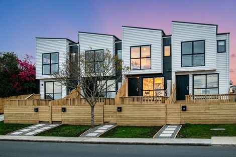 Photo of property in 4b Hepburn Road, Glendene, Auckland, 0602