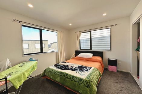Photo of property in 30 Parahau Road, Papakura, 2110