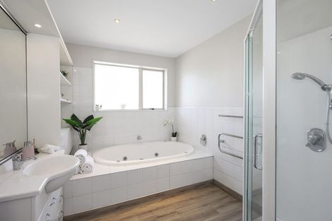 Photo of property in 100 William Brittan Avenue, Halswell, Christchurch, 8025